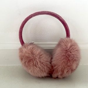 ✨Pink fluffy earmuffs✨